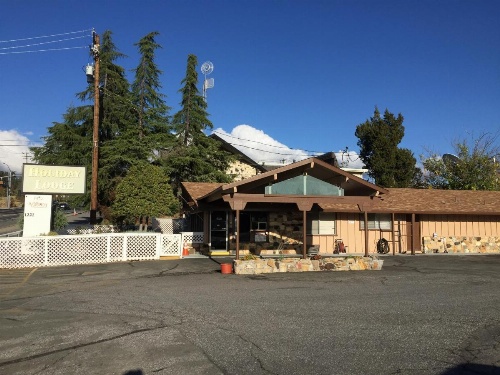 Holiday Lodge image 10